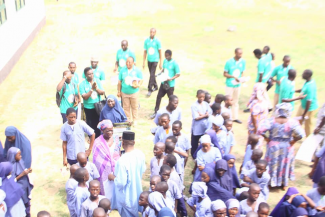 War against Rabies Nigeria team about departing a school