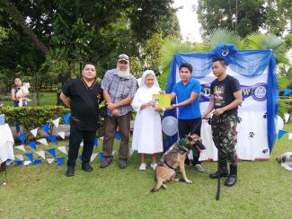 The Judges and a winner from the Army K9 Grp