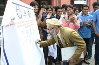 Pledge signing at Uvas Lahore on WRD