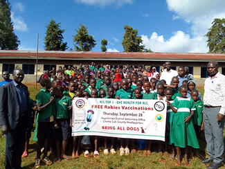 Sharing rabies prevention and treatment with 750 students