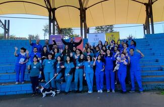 Equipo de estudiantes de las Universidades de la región 