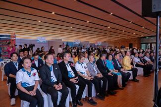 Representatives of animal welfare organizations, public health, and veterinary experts